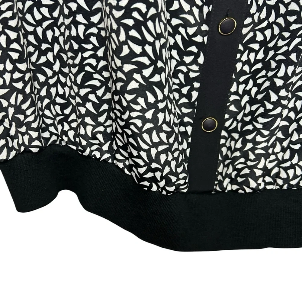 Andrea Gayle Black White Print Blouse Size XL Button Front Top - Picture 6 of 11